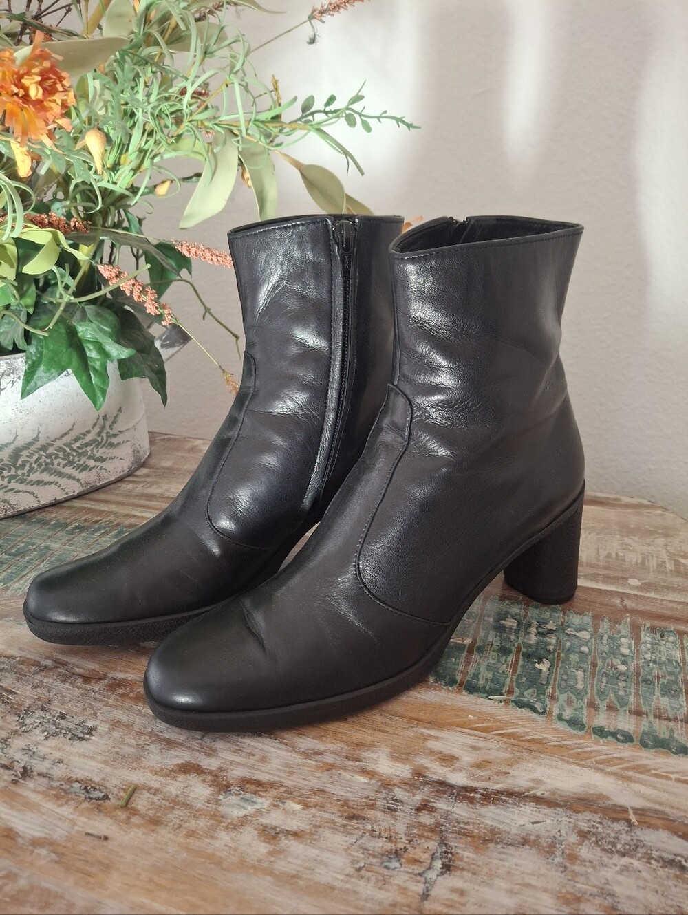 Robert Clergarie - Authentic Women's Black Leather Ancle Boots/Booties Size: 7